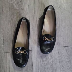 Liz Claiborne 8 faux leather black chain detail loafer flats mules